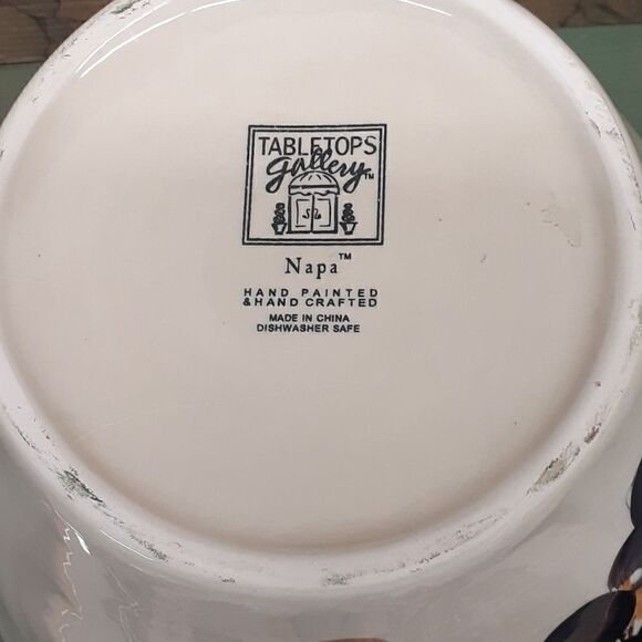 Tabletops Gallery Napa 10" Serving Bowl & set of 2 matching 9" salad plates - Picture 4 of 10